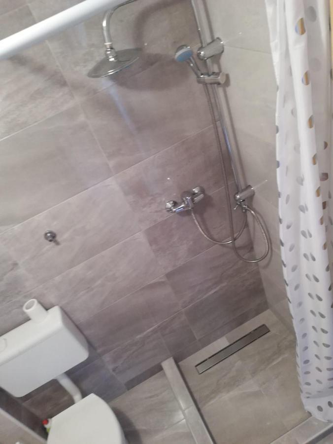 Leo Appartement Vir Buitenkant foto